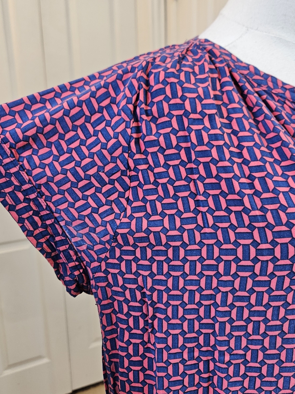 JCP Women’s Geometric Print Blouse – Size Large - Picture 5 of 11